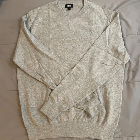 Uniqlo Light Grey Cotton Crewneck Sweater - Picture 2 of 6
